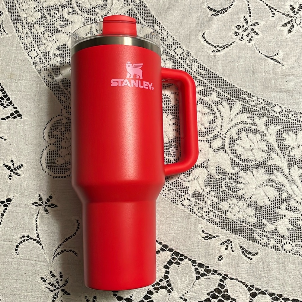 Stanley Red Tumbler in Valentine Red with pink with Lid and Straw